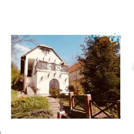Varhegy Vendeghaz Tatil Evi